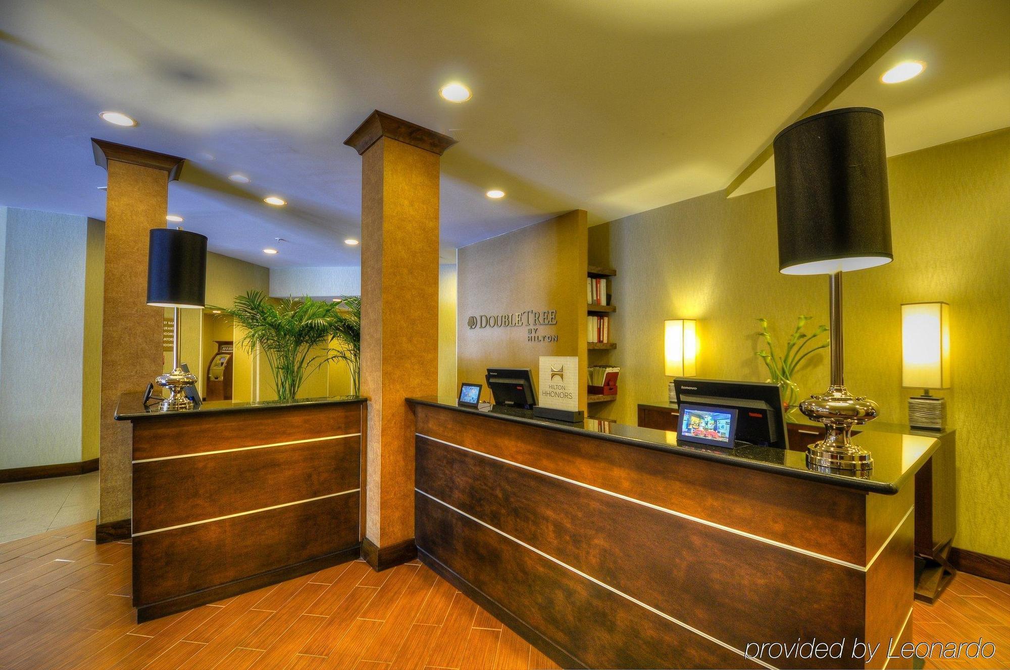 Doubletree By Hilton Hotel Raleigh - Brownstone - University Exterior foto