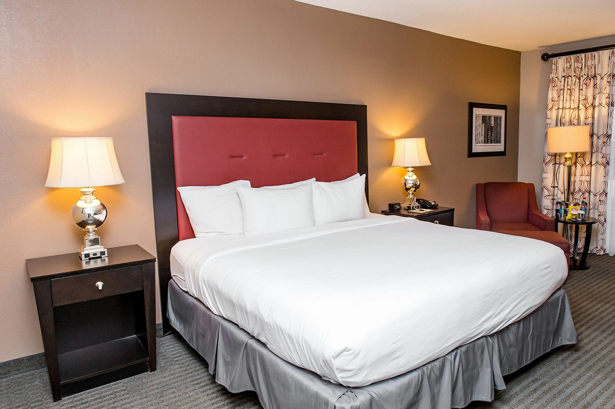Doubletree By Hilton Hotel Raleigh - Brownstone - University Exterior foto